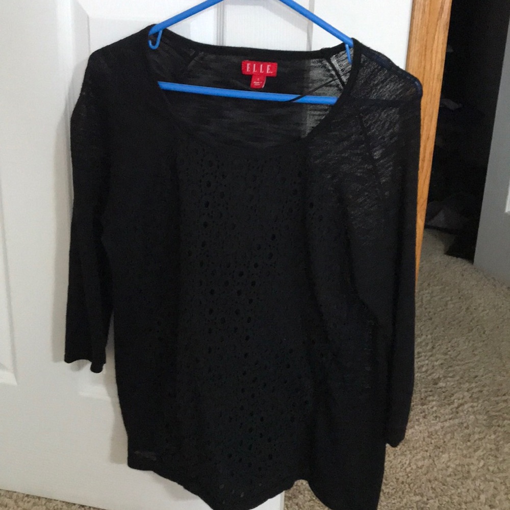 Like new women’s lace front top